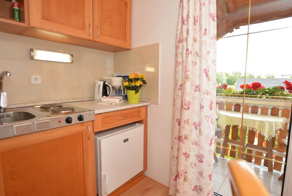 Viragoskert Apartman เฮวิซ ห้อง รูปภาพ