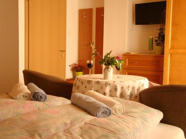 Viragoskert Apartman เฮวิซ ห้อง รูปภาพ